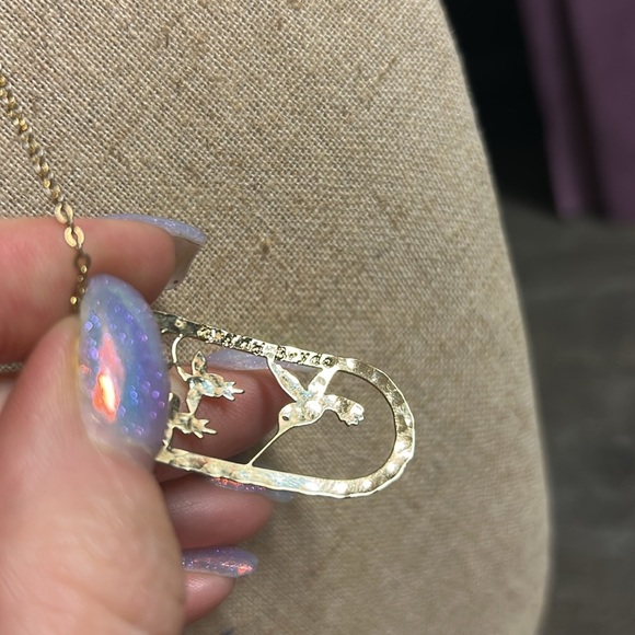 Vintage Wild Bryde Hummingbird Gold Tone Pendant necklace - signed - Picture 3 of 3